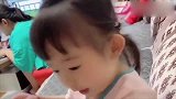 小萌娃真聪明，居然像个小大人一样和妈妈聊天