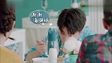 杨紫无情揭穿王俊凯吃过泡面了,他做出嘘的动作,太可爱了!