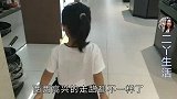 二丫带西西逛超市，西西高兴的不忘给姨姨舅舅带一份，真贴心