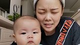 宝妈和萌娃进行演技迷惑行为大赏，画面简直不要太搞笑，两人真是