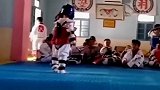 跆拳道小孩佛系躲闪，走位的重要性，男孩子的快乐就是如此简单！