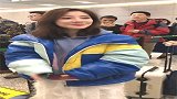 暗恋三年的偶像女神，第一次见到本尊，比电视上漂亮多了