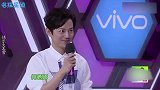 相爱相杀！何炅调侃谢娜小腹微微隆起是怀孕了，娜姐回怼更给力