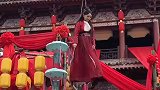 女演员恐高，导演无奈只好安排替身