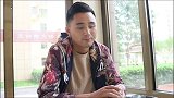 小夫妻用硬币下五子棋，赢了就能有零花钱，太有才了