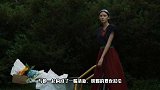 张予曦最新时尚大片，黑白背景搭配白色长裙非常冷艳