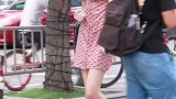 大马路上抱到小姐姐，这样也可以吗？