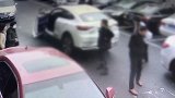 江苏南通：无证女让醉酒女帮忙倒车！结果两人都悲剧了