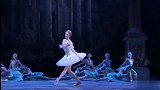 经典芭蕾舞剧《睡美人》，每一帧都像油画。