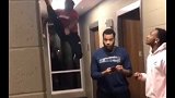 大神秀弹跳吓坏好友！这踢腿超过3米