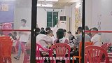 海南这家老鸭煲店，老板一天收入过万，生意巨火爆