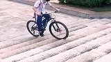 自行车一般，但技术确实厉害，日后必定前途无量！
