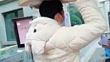 搞笑夫妻的日常，跟在他身后，我心里五味杂陈