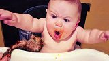 胖乎乎的萌娃，躺在沙发上，吃着妈妈喂的饭！