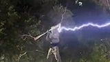 不是特效！电弧表演带来雷电版《云宫迅音》