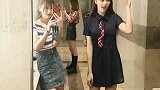 小姐姐打领带的样子 也太可爱了吧