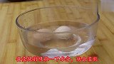 鸡蛋不要直接煮了，多加这1步，鸡蛋更加鲜嫩，鸡蛋壳一碰就掉