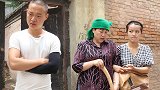 不孝子把母亲赶出家门，无奈母亲在草垛睡了两天，幸亏老天开眼