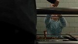 小男孩看到女生被欺负出手教训对方