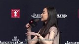 倪妮棕色系穿搭保暖又可爱，皮肤白到发光气质出众