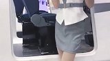 职业装穿出了时尚魅力气质，肤色丝袜修饰美腿很吸睛！