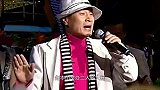 赵本山徒弟蔡维利从小父母双亡，因嫉妒被师兄踹下台，迎娶小娇妻