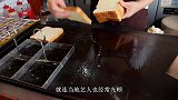 街头火爆的手工三明治，这边做好马上卖光，连当地艺人也经常光顾