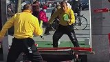大爷的锻炼方式永远那么新奇