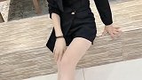 丝袜带着优雅，给女人最直接的魅力