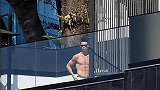 键盘侠？前尤文主席批C罗：说回家看母亲 但他却在晒日光浴