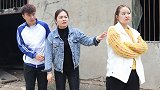 大嫂供三弟上大学，二嫂有钱却不管，5年后三弟有出息，她找上门
