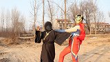 奥特曼真人版：赛罗找黑猫精复仇，三下五除二就把黑猫精打跑