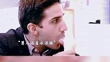 男子在餐厅吃甜筒，却遭女子打耳光