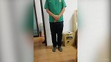 看球多不容易！国安球迷赛前跪拜鲁能队旗+自扇耳光