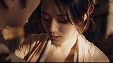 男子问美女要水喝
