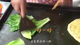 实拍河南信阳鸡蛋灌饼，老板说加这一步，比普通鸡蛋灌饼好吃不腻