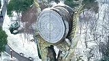 贵州一公园里，两只鸡背着一个大鼓，叫锦鸡铜鼓，有什么寓意吗