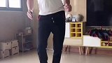 竹竿兄在家里搞事情吗