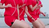 四个辣妈小姐姐广场跳舞，这大长腿好性感啊