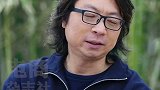 雷军在访谈中称小米为这一次改变，准备了100亿美金。改变不完全是放弃，也可能是坚持原先的想法走下去。