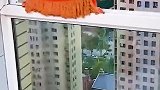 只沾灰不沾手，以后家里车里缝隙脏东西就靠它了