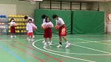 这水平可以，日本篮球学校球性练习比赛