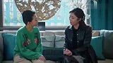 岁月：老爸抱着美女，女儿上去就臭骂狐狸精，哪料竟是自家姑姑