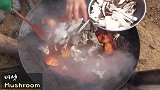 韩国家庭的一顿饭，妈妈做的美味鸭肉，父子二人差点了打起来！