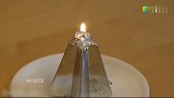 老外做了一个神奇的实验，用金属镓制作蜡烛会怎样，原理你知道吗