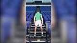德约科维奇花式爬楼梯教学 网友：身体不好来不了