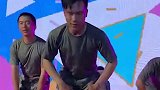 军训晚会上教官跳舞，简直不要太辣眼，令人哭笑不得！