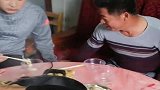 广西长辈们钟爱吃鸡屁股，为了每个人都能吃上，杀了十几只鸡！