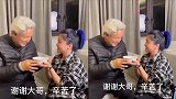 张庭私下多龟毛一个人个保姆跟屁股后伺候！当众嘲笑河南保姆