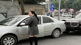 优秀如我，新车上路第一天就遭女司机疯狂夺走初吻